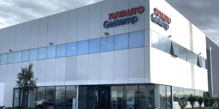 حملة توظيف في شركة Tuyauto